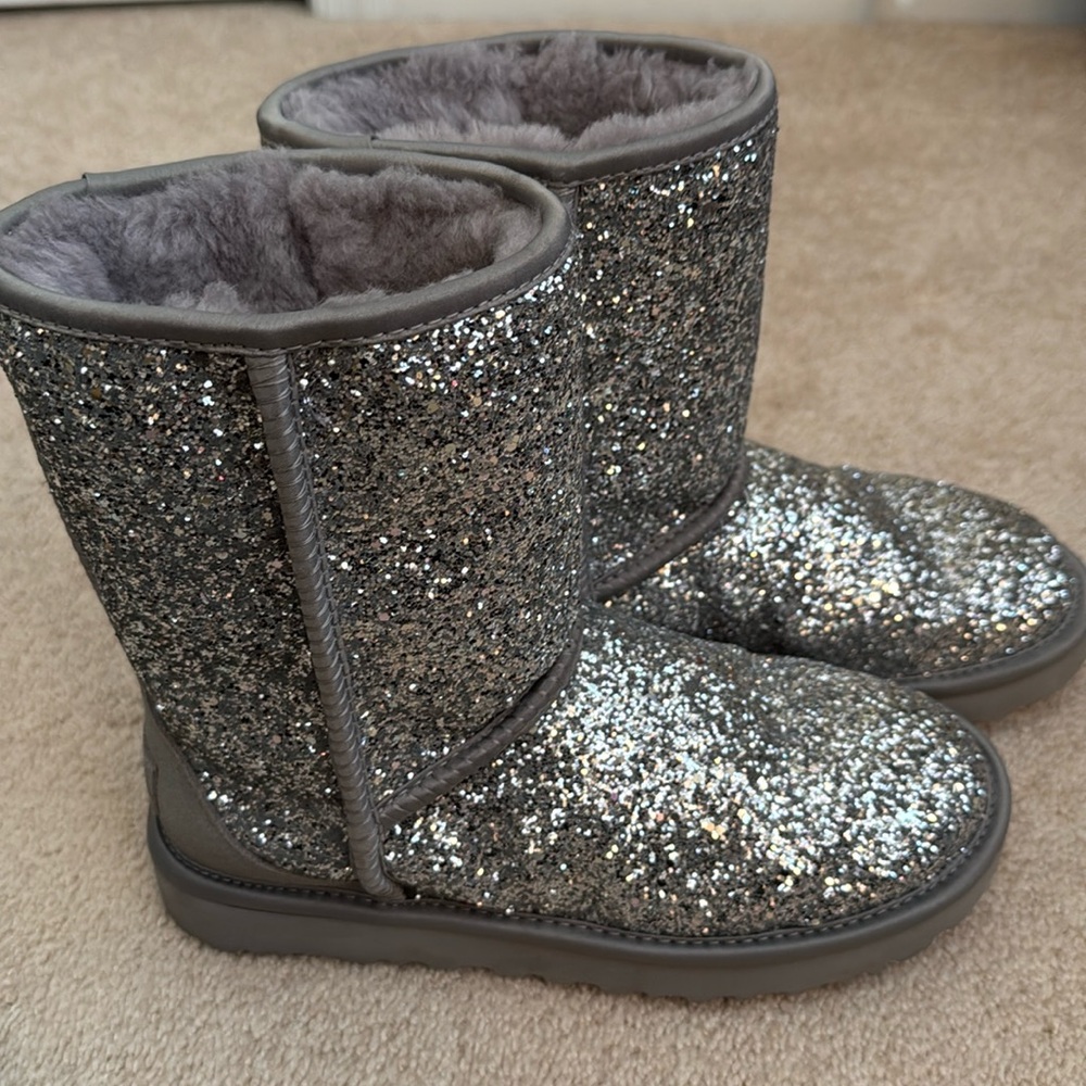 Ladies classic Ugg boots